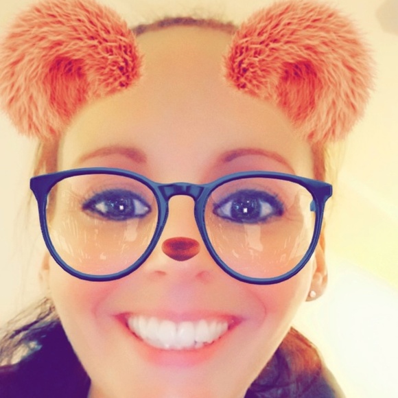 Meet your Posher, Nicole - Picture 1 of 1